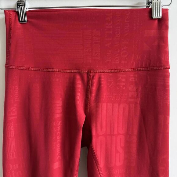 LULULEMON Wunder Under Leggings Red MANIFESTO EMBOSSED Sz 6 Or Small - Picture 2 of 7
